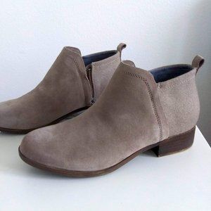 Toms Suede Booties 8.5 Desert Taupe